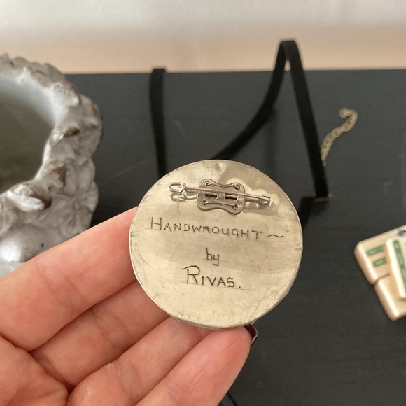 Signed Handwrought Flapper Brooch - Picture 4 of 12